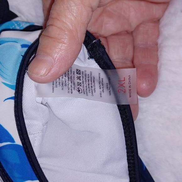 Woman's Spandex Blue Floral Bathing Suit Top 2XL - Picture 9 of 9